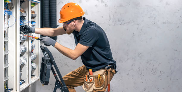 Best Emergency Electrical Repair  in Lewistown, IL
